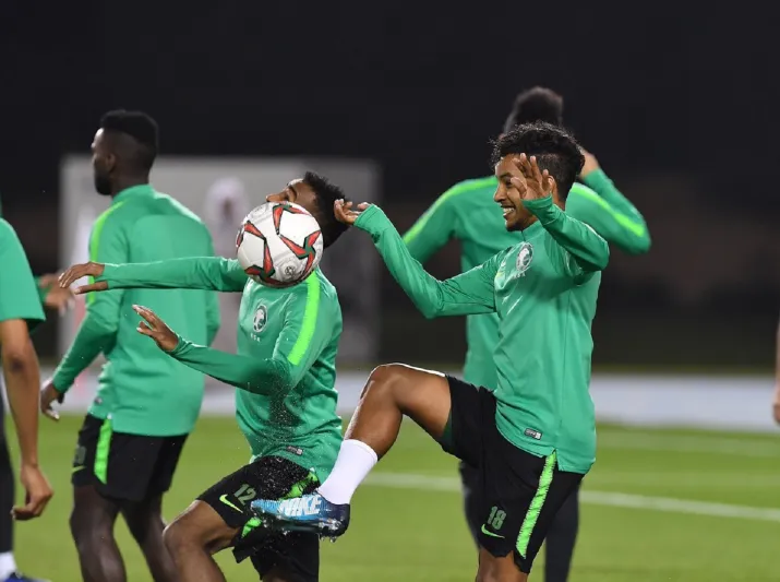 الاتحاد الآسيوي يعلن عن حكم مباراة السعودية وقطر