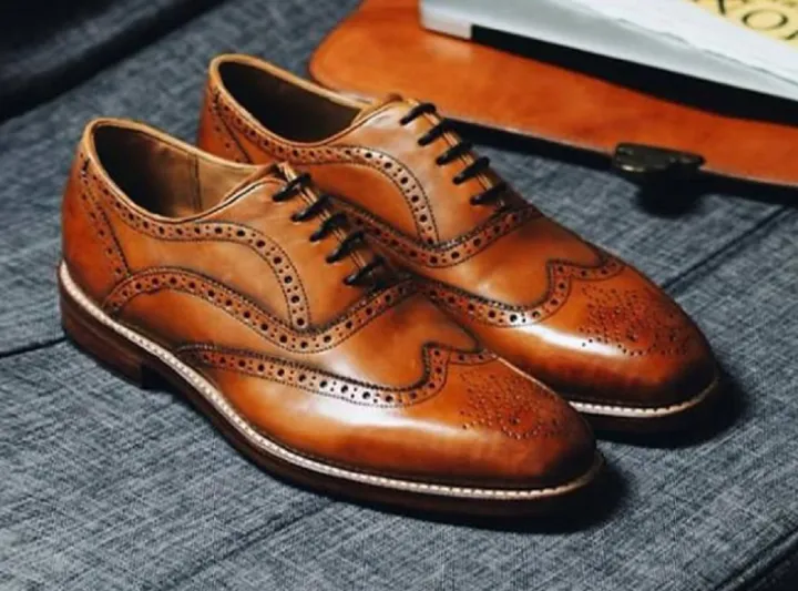كيف ترتدي أحذية بروغ "brogues" الاسكتلندية بأناقة 