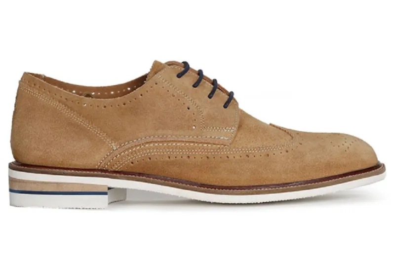 كيف ترتدي أحذية بروغ "brogues" الاسكتلندية بأناقة 