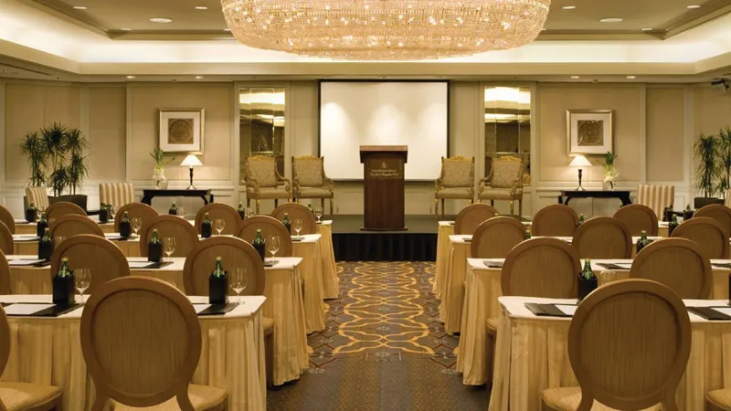 هل تبحث عن قاعة للاجتماعات والمناسبات؟ إليك أفضل الأماكن في الرياض