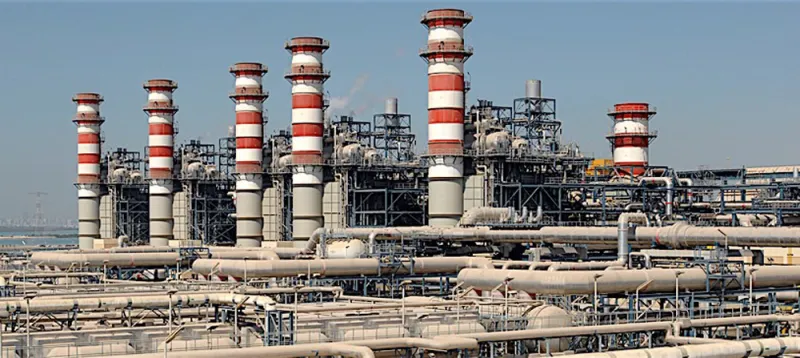 الإمارات والسعودية.. عملاقان في مجال صناعة البتروكيماويات