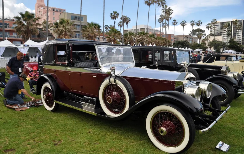 أندر سيارات «رولز رويس» للبيع في مزاد فاخر (صور)