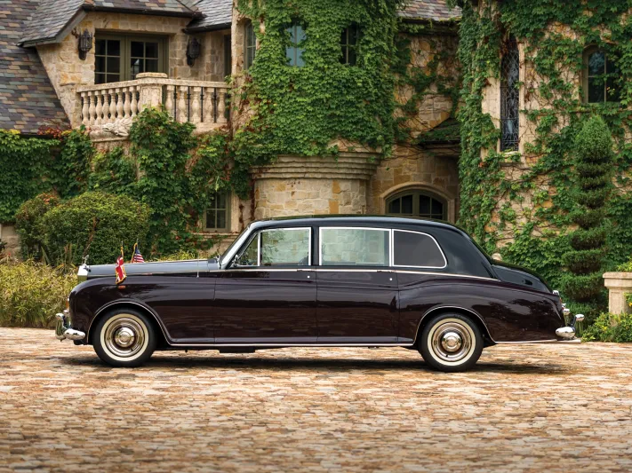 أندر سيارات «رولز رويس» للبيع في مزاد فاخر (صور)