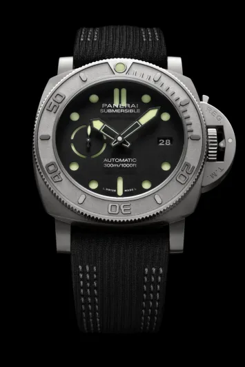 بانيراي تقدم إصداراً خاصاً من ساعتها الجديدة SUBMERSIBLE MIKE HORN EDITION