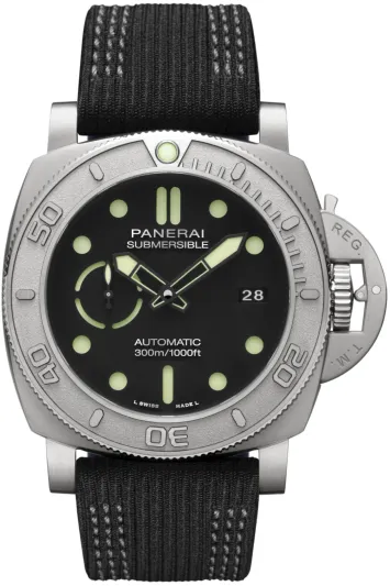 بانيراي تقدم إصداراً خاصاً من ساعتها الجديدة SUBMERSIBLE MIKE HORN EDITION