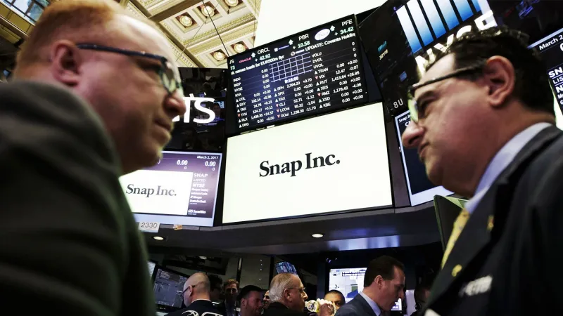 رحيل مسؤولين وهبوط أسهم وخسارة مستخدمين.. انهيار في "سناب شات"