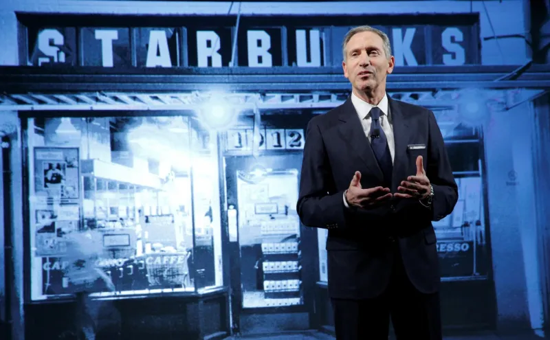 الرئيس التنفيذي السابق لـ ستاربكس ينافس ترامب في انتخابات الرئاسة الأمريكية 2020 