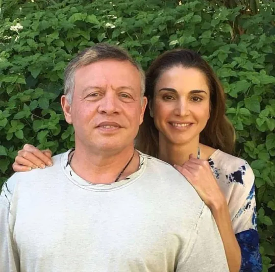 الملكة رانيا توجه رسالة خاصة إلى الملك عبد الله (صور) 