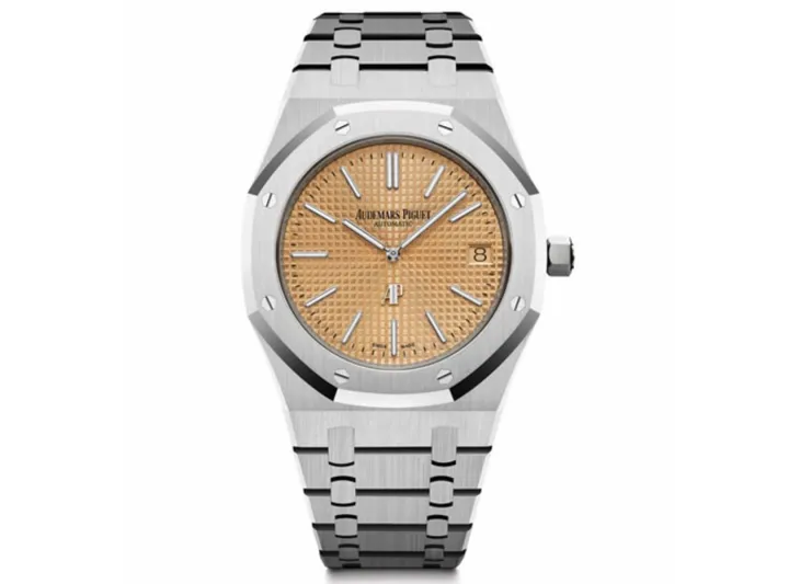 خطفت الأنظار.. ساعات فاخرة في معرض SIHH 2019 (صور)