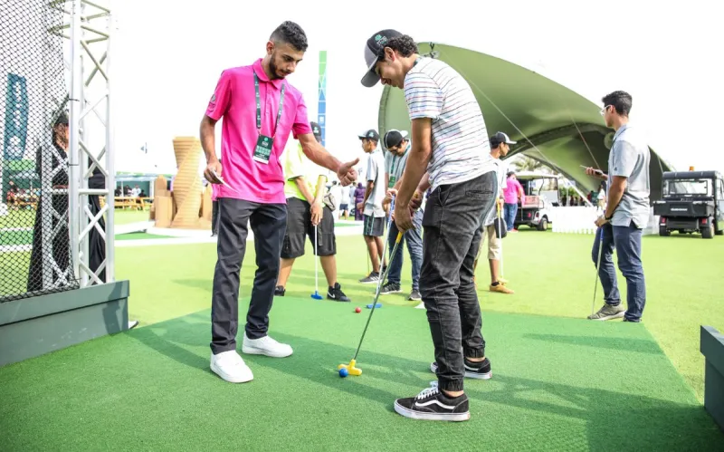 مقتطفات من أول أيام البطولة السعودية للغولف (فيديو )