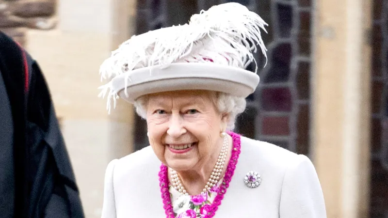 الملكة إليزابيث تهدي هاري وميغان هدية لا تقدر بثمن 