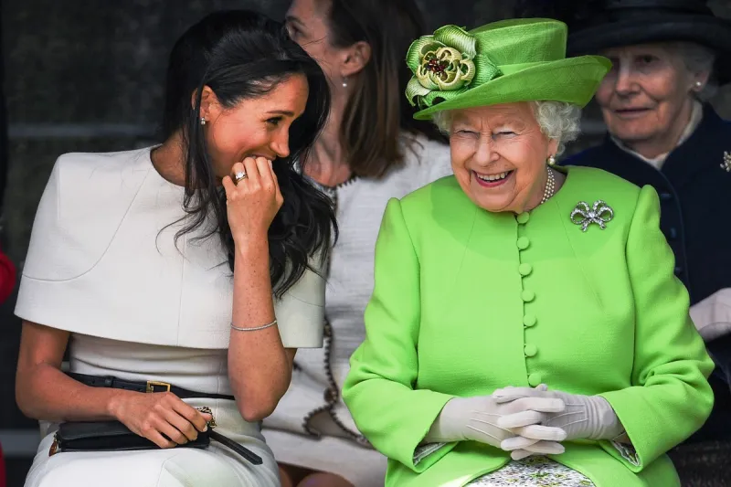 الملكة إليزابيث تهدي هاري وميغان هدية لا تقدر بثمن 