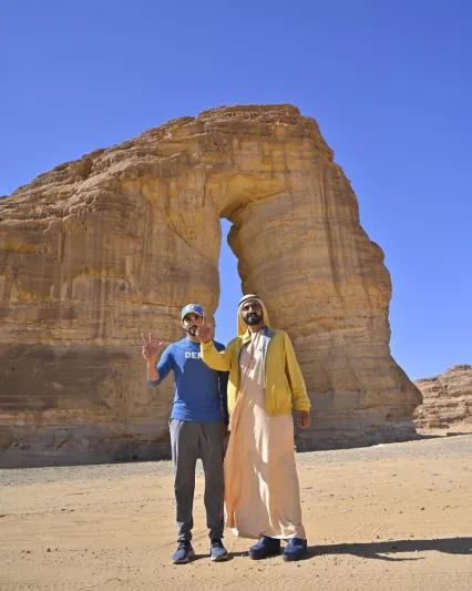 كيف عبر ولي عهد دبي عن انبهاره بطبيعة العلا الساحرة ؟