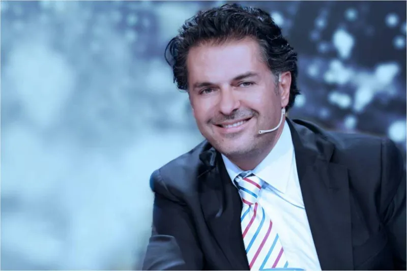 فيديو: أحدهم انتظر منة شلبي أمام منزلها يومان.. فنانون تعرضوا لمواقف مُحرجة بسبب معجبيهم فيديو: أحدهم انتظر منة شلبي أمام منزلها يومان.. فنانون تعرضوا لمواقف مُحرجة بسبب معجبيهم