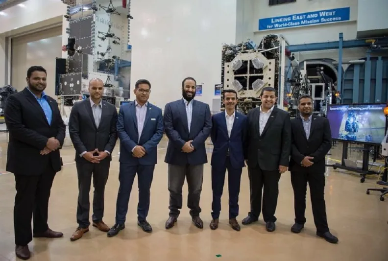 بتوقيع ولي العهد "فوق هام السحب".. إطلاق أول قمر سعودي للاتصالات اليوم