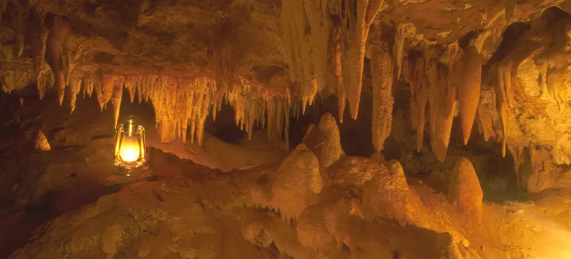 إطلاق سياحة الكهوف في السعودية 