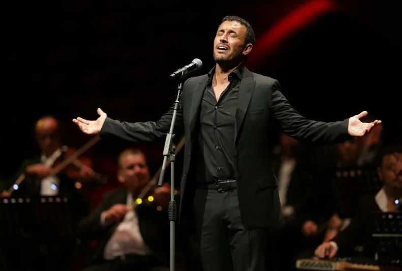 "اعتذار وتوضيح".. ماذا قال كاظم الساهر في أول تعليق له بعد تغيير لقبه؟