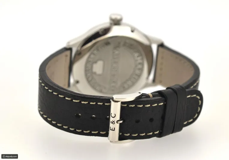 من الذهب الوردي.. ساعات إبرهارد آند كو الجديدة تجمع بين الأناقة والكلاسيكية (صور)