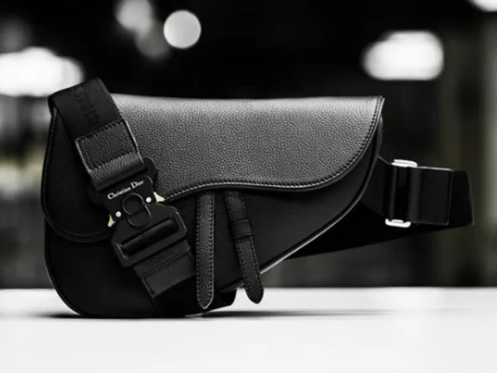 لعشاق التميز ..«ديور» تكشف عن حقيبتها المعدنية بقيمة 35 ألف دولار (فيديو)