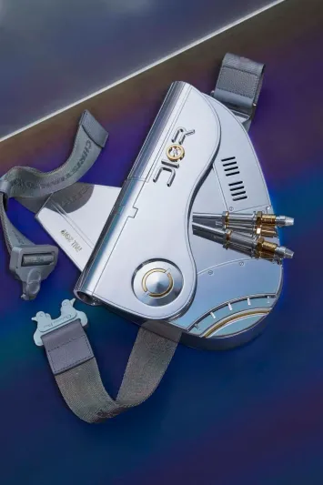 لعشاق التميز ..«ديور» تكشف عن حقيبتها المعدنية بقيمة 35 ألف دولار (فيديو)