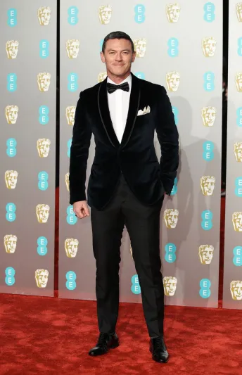 صور|أجمل الإطلالات الكلاسيكية في حفل «البافتا»