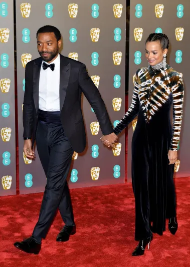 صور|أجمل الإطلالات الكلاسيكية في حفل «البافتا»