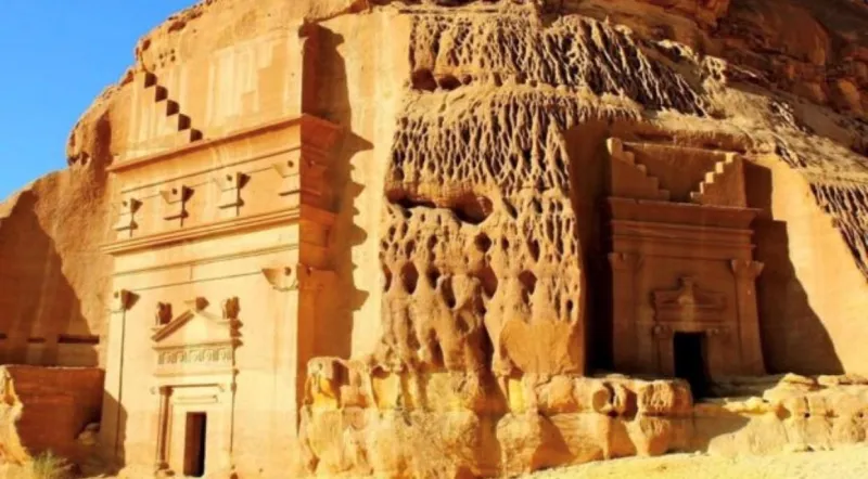 كيف عبر إعلاميون دوليون عن إعجابهم بالمناطق التاريخية في العلا؟ (فيديو)