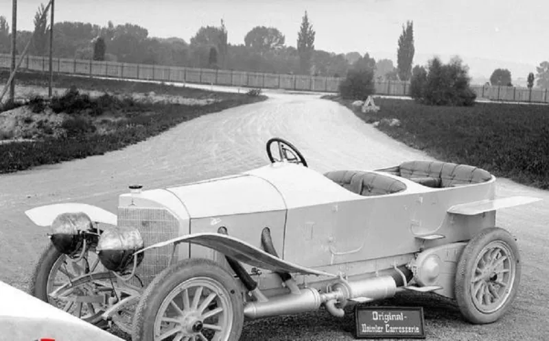 تعرف على أوائل السيارات التي دخلت الأراضي السعودية (صور)