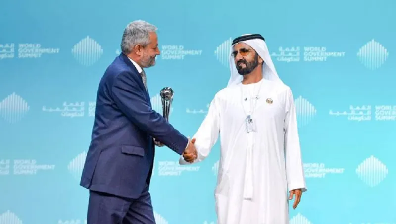 ماذا تعرف عن فيروز الدين الفائز بجائزة أفضل وزير في العالم؟