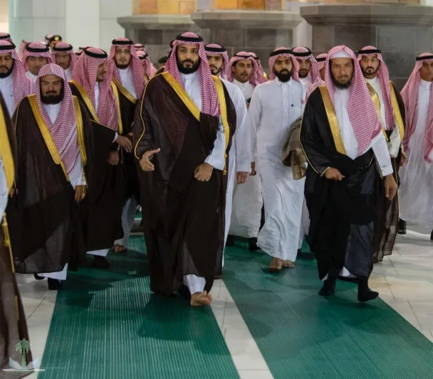 شاهد: لماذا زار ولي العهد الأمير محمد بن سلمان الحرم المكي فجر اليوم ؟