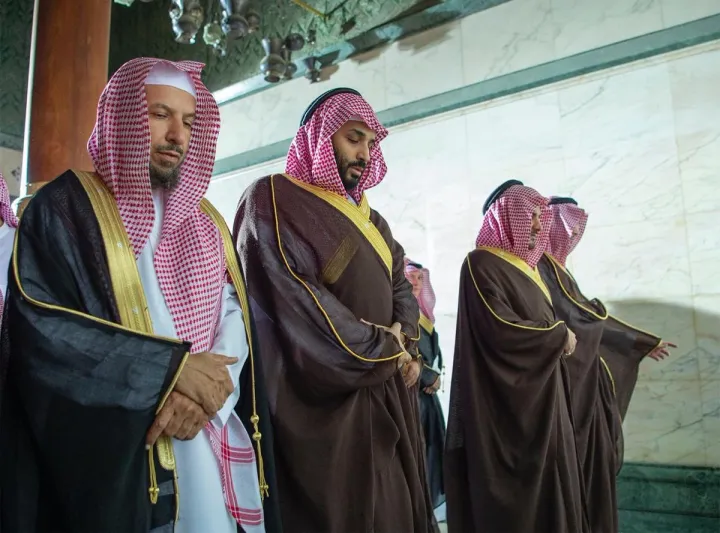 فيديو وصور: ملوك وأمراء السعودية أثناء زيارتهم للمسجد الحرام 
