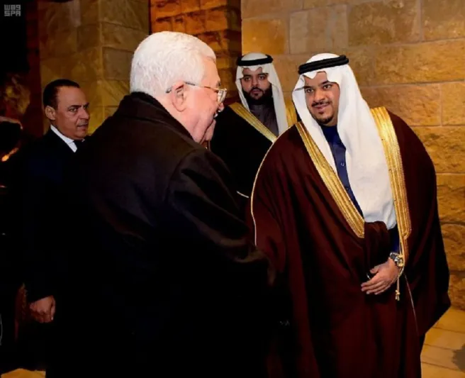 الرئيس الفلسطيني في زيارة لحي الطريف التاريخي بالدرعية (صور)