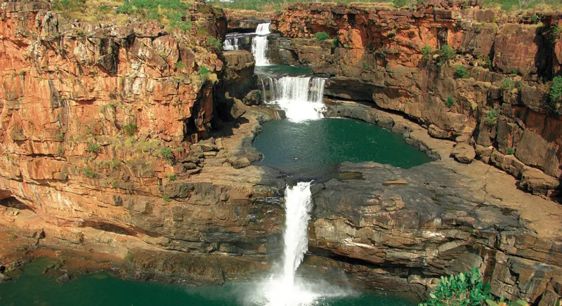 لعشاق الرومانسية.. إليكم أجمل 10 مدن تلبي رغباتكم