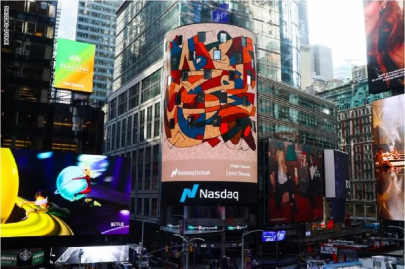 أعماله زينت ميدان " تايمز سكوير".. خطاط سعودي يصل للعالمية بلوحاته الإبداعية