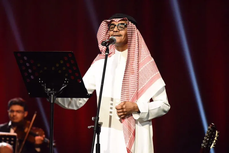 الفنان رابح صقر يشعل حماس الجمهور السعودي بجامعة الأمیرة نورة بالرياض (فيديو)