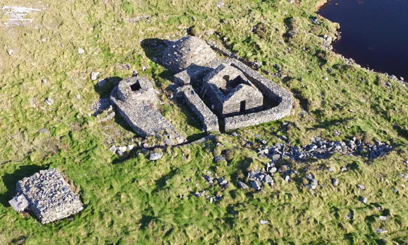 ترى المحيط من كل جوانبها.. جزيرة بمساحة 60 ملعب كرة قدم للبيع بمبلغ مغرٍ