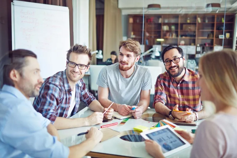 كيف تؤثر المساواة بين موظفيك بالسلب على العمل؟