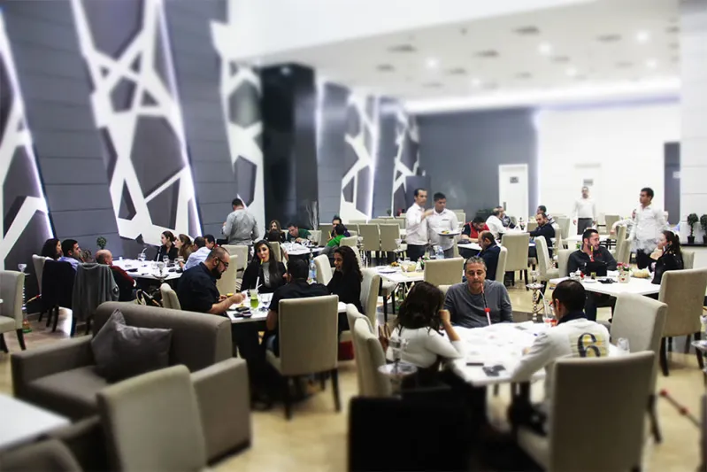 لعشاق الليل.. مقاهي ومطاعم دبي التي لا تنام 