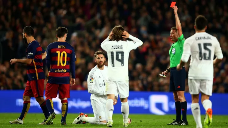 راموس يدخل التاريخ بعدد البطاقات الحمراء (فيديو)