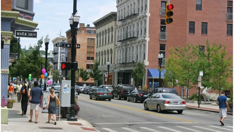 كم يكلفك العيش بالقرب من المعالم السياحية الشهيرة؟