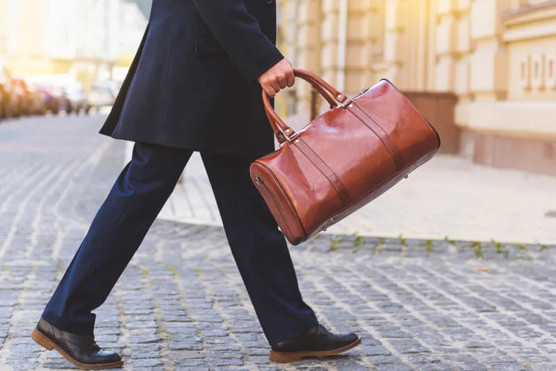 ماركات مميزة للحقائب الرجالي بالرياض