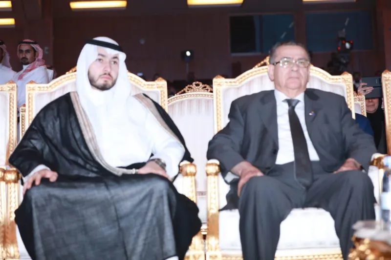 بكلمات مؤثرة.. الوليد بن طلال يرثي والده بمقر الجامعة العربية المفتوحة (فيديو)