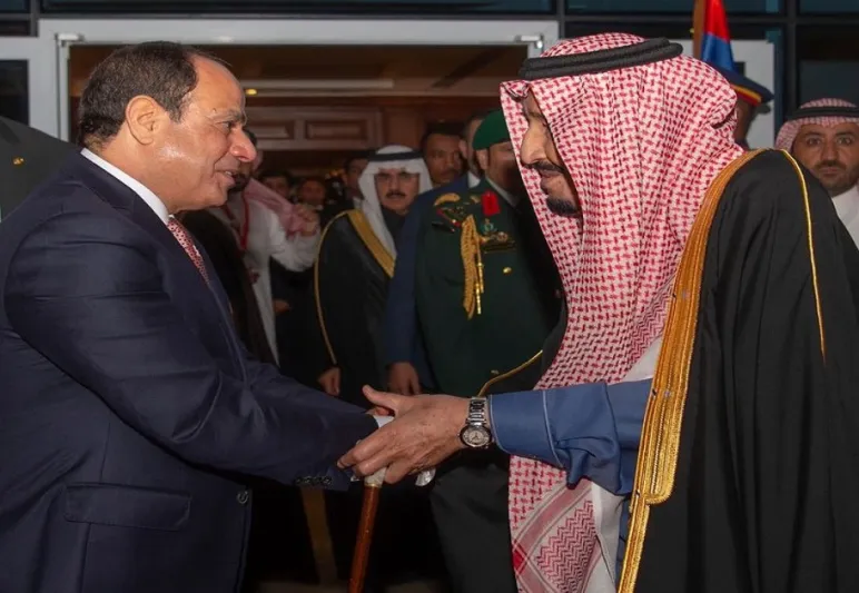 مأدبة عشاء تكريمًا لخادم الحرمين.. تعرف على تفاصيل جلسة المباحثات بين الرئيس السيسي والملك سلمان .. صور