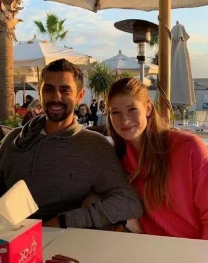 ابنة بيل جيتس في مهمة على الجليد مع صديقها المصري لـ48 ساعة (صور)