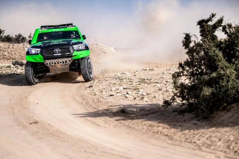 بداية حماسية لـ يزيد الراجحي في الجولة الأولى من راليات كروس كانتري (فيديو)