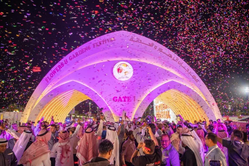 افتتاح مهرجان الزهور والحدائق بمدينة ينبع الصناعية..مشاهد خلابة وفعاليات مميزة