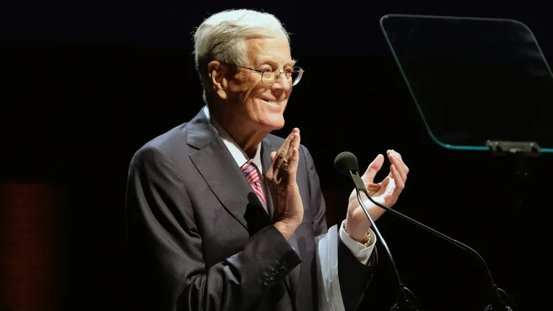 قصة دايفيد كوتش.. هكذا تصنع الثروات بإرادة الرجال