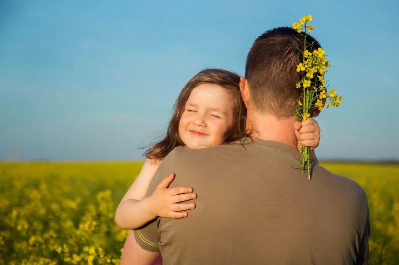 بهذه الطرق ستكون رجلا عظيما في عيون أبنائك.. القاعدة الذهبية