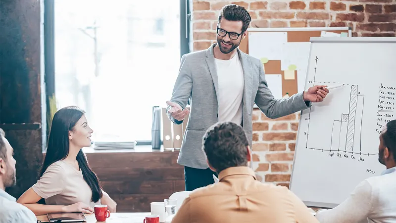 هل عليك التعاطف وإراحة الموظف الذي يمر بأزمة شخصية؟