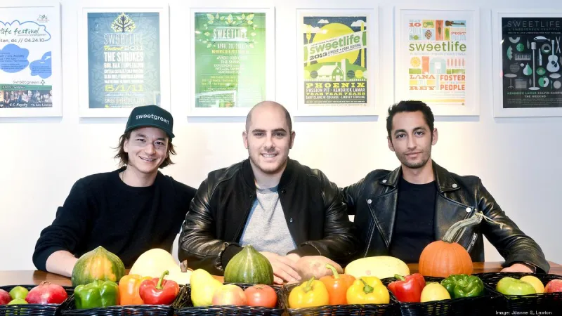 كيف دفع الجوع 3 أصدقاء لتأسيس مطعم  قيمته أكثر من مليار دولار؟